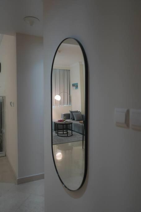 Step Into Serenity - Discover Modern Living In 1Br Apartment With Panoramic Views In Dubai Marina Near Jbr Walk, Beach And Bla Bla Club Eksteriør billede