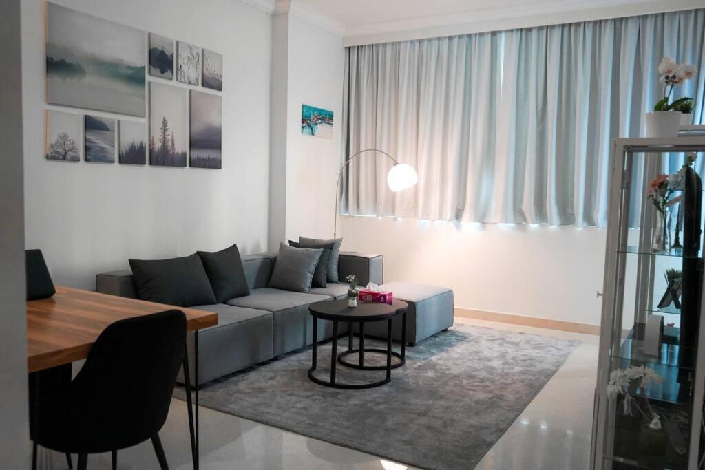 Step Into Serenity - Discover Modern Living In 1Br Apartment With Panoramic Views In Dubai Marina Near Jbr Walk, Beach And Bla Bla Club Eksteriør billede