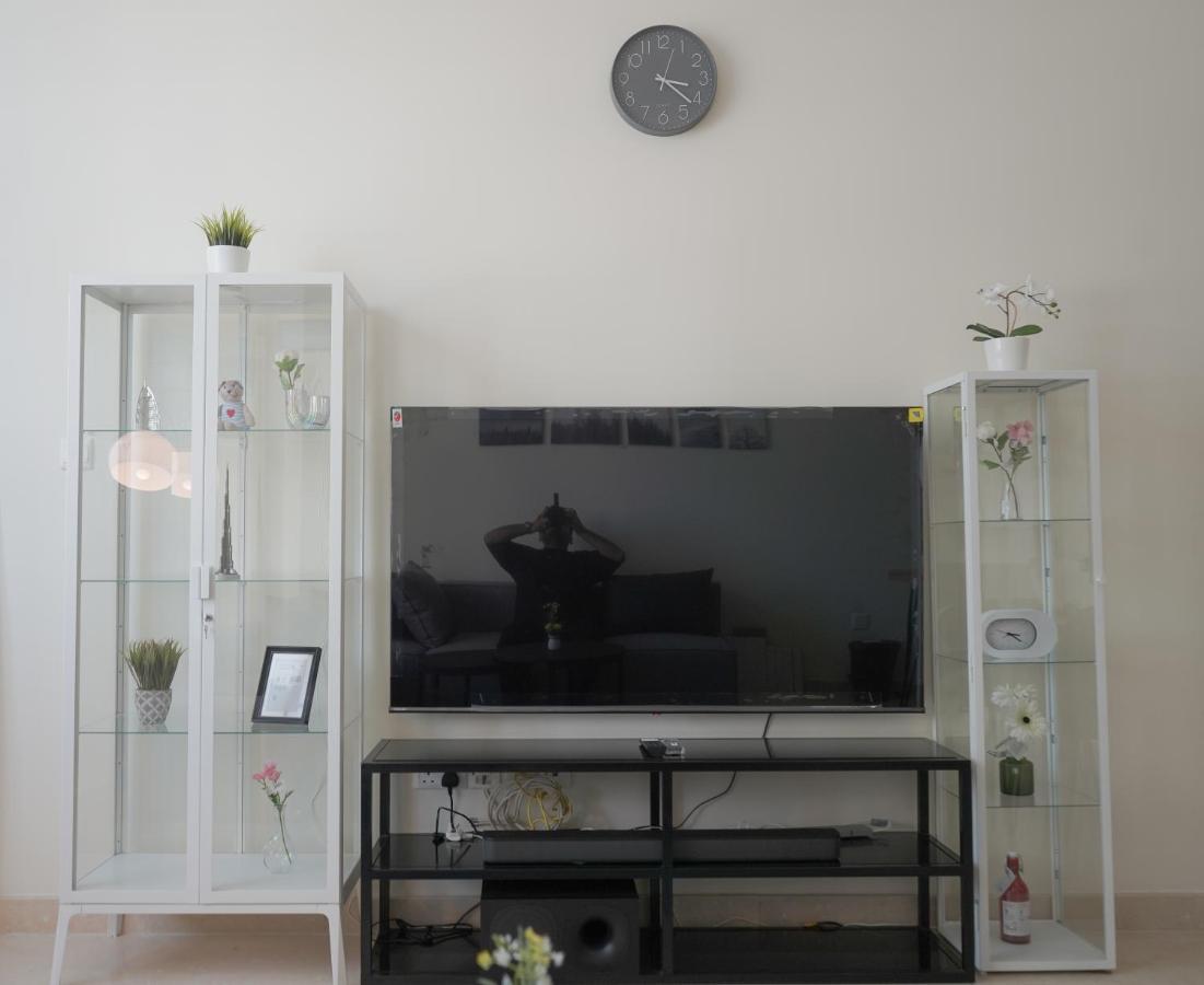 Step Into Serenity - Discover Modern Living In 1Br Apartment With Panoramic Views In Dubai Marina Near Jbr Walk, Beach And Bla Bla Club Eksteriør billede