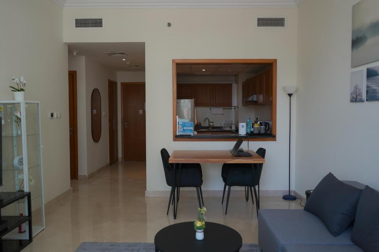 Step Into Serenity - Discover Modern Living In 1Br Apartment With Panoramic Views In Dubai Marina Near Jbr Walk, Beach And Bla Bla Club Eksteriør billede
