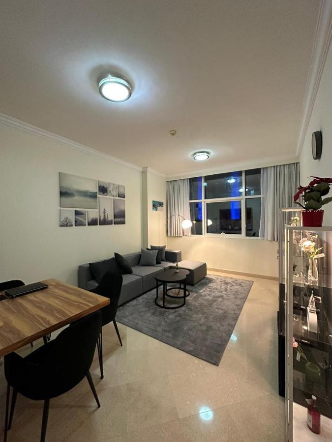 Step Into Serenity - Discover Modern Living In 1Br Apartment With Panoramic Views In Dubai Marina Near Jbr Walk, Beach And Bla Bla Club Eksteriør billede